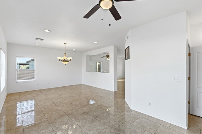 Building Photo - 4821 E Twinflower Pl