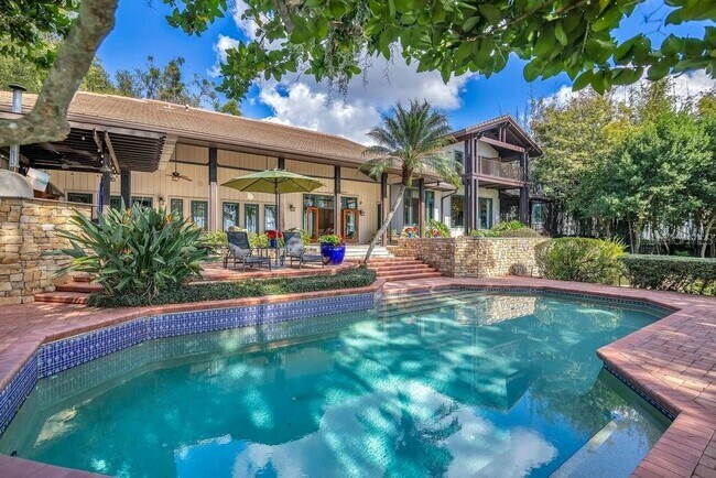 Building Photo - 10577 Down Lakeview Cir