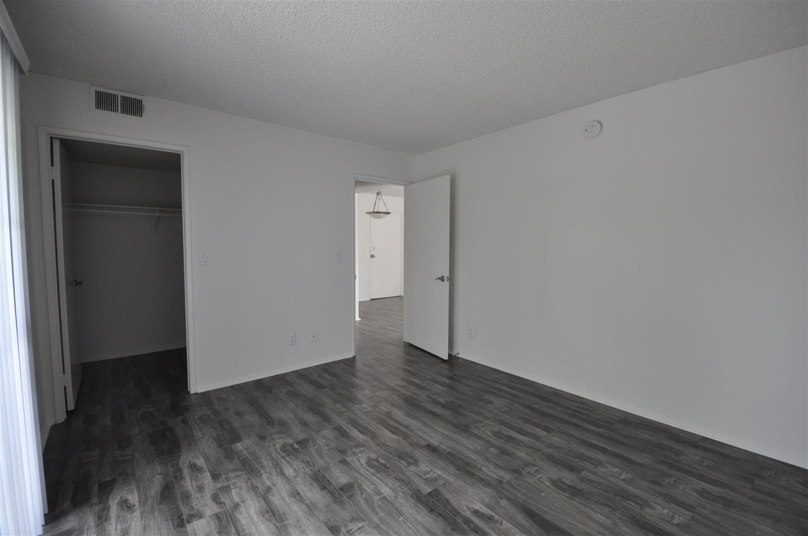 Building Photo - 12249 Oxnard St