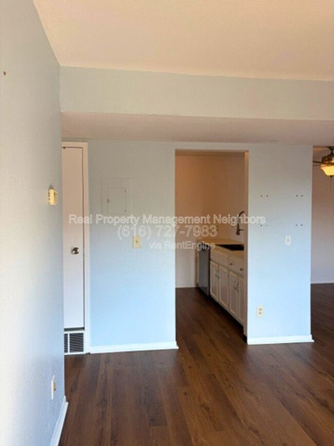 Building Photo - 4326 Norman Dr SE