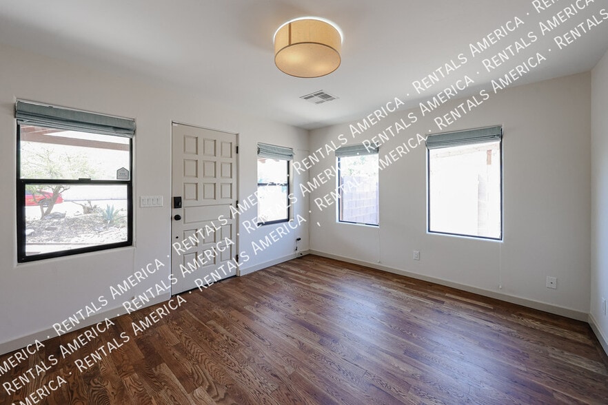 Building Photo - 3809 N 9th St
