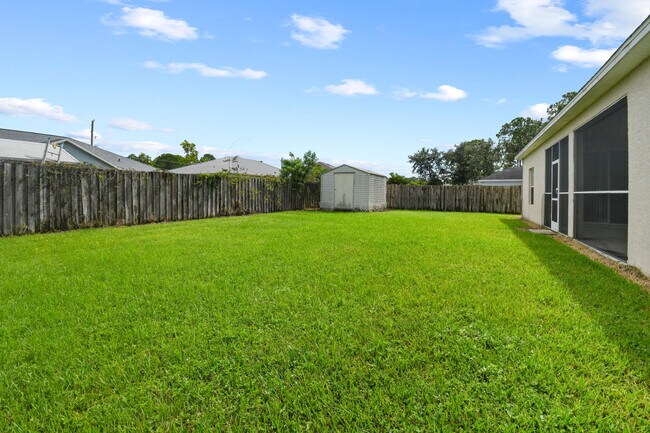 Building Photo - 6221 NW Hacienda Ln