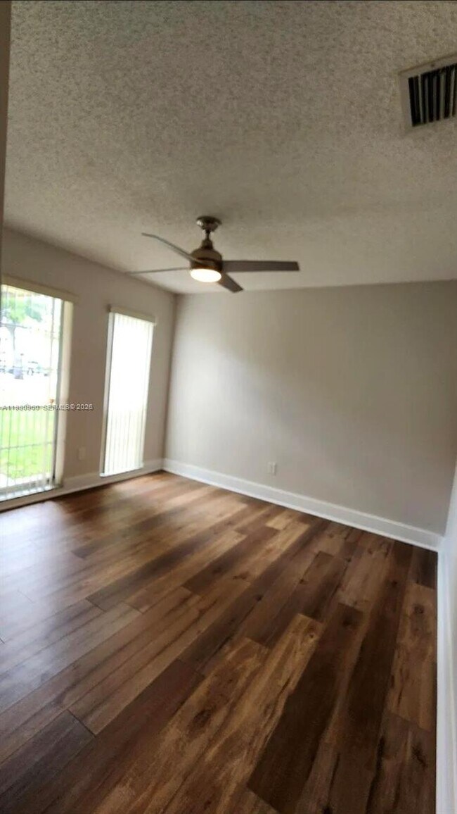 Building Photo - 2511 Hayes St