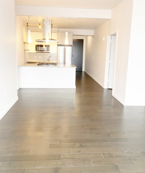 4301 Living to Kitchen - 515 Church St