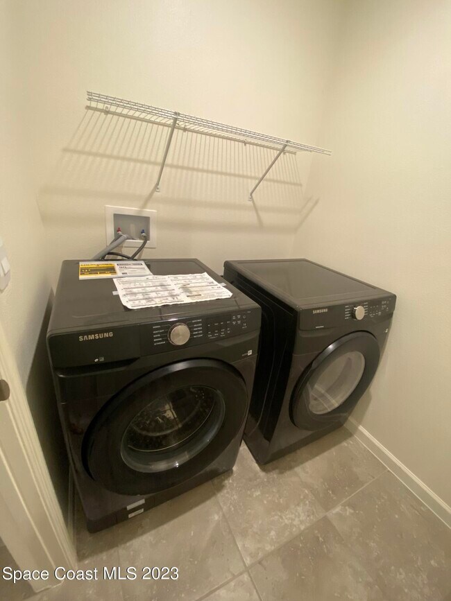 Building Photo - 510 Old Country SE Rd