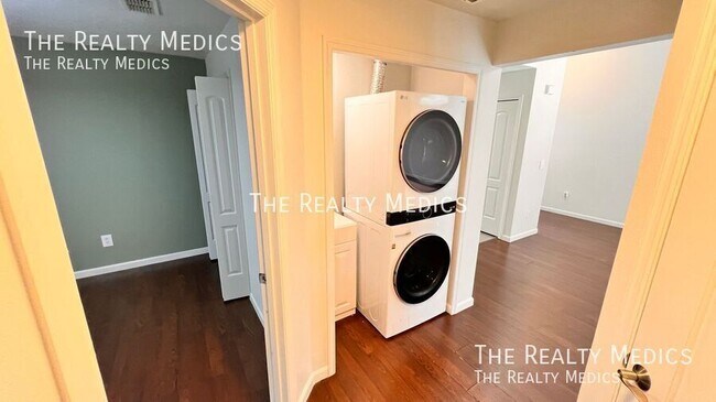 Building Photo - 3977 Journey Ct