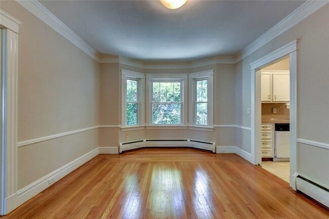 Building Photo - ****Pawtucket/Oakhill - Three Bed Single F...