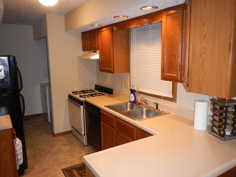 Building Photo - 426 Christy Drive