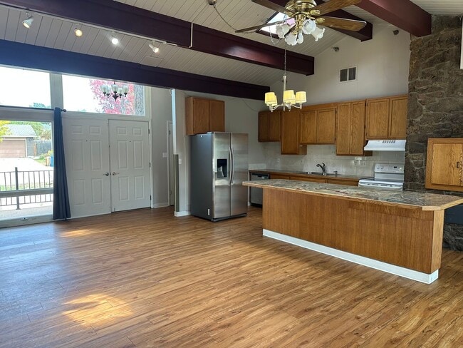 Building Photo - 5 bedroom Ranch home in North Colorado Spr...