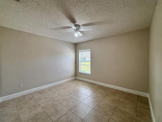 Building Photo - 15133 Moultrie Pointe Rd