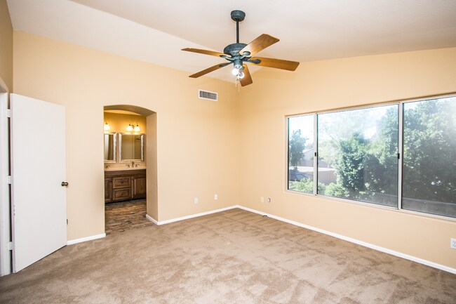 Building Photo - 4BR/2.5 BA. Located in the Desert Ridge