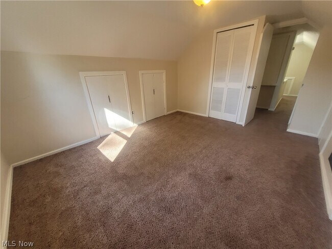 Building Photo - 6987 Greenleaf Ave
