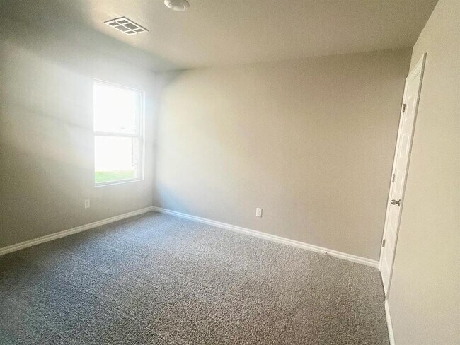 Building Photo - 2765 Alice Wy