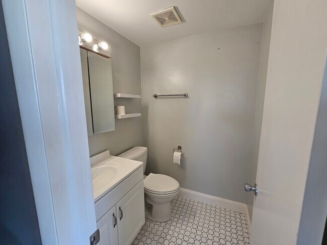 Building Photo - 1463 Mercury Dr