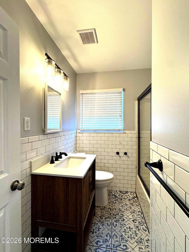 Building Photo - 39 Harborage Ave