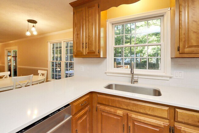 Building Photo - 103 Jonquil Ct