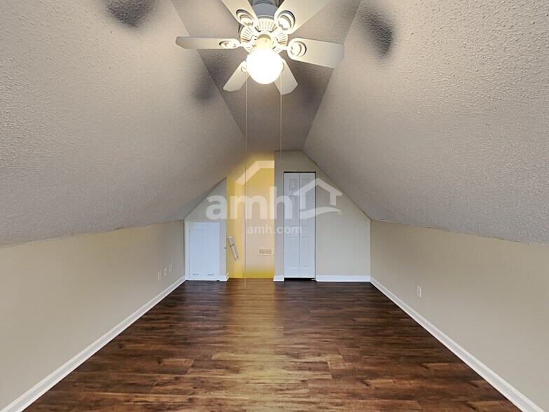 Building Photo - 4604 Young Deer Dr