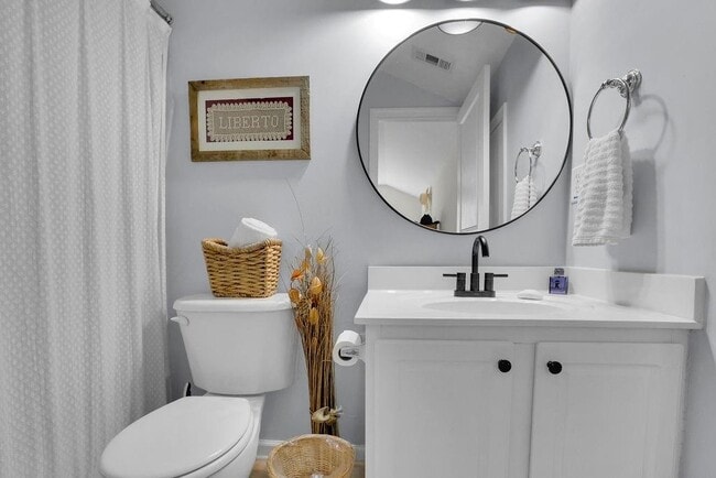 Building Photo - 6760 Waveland Dr