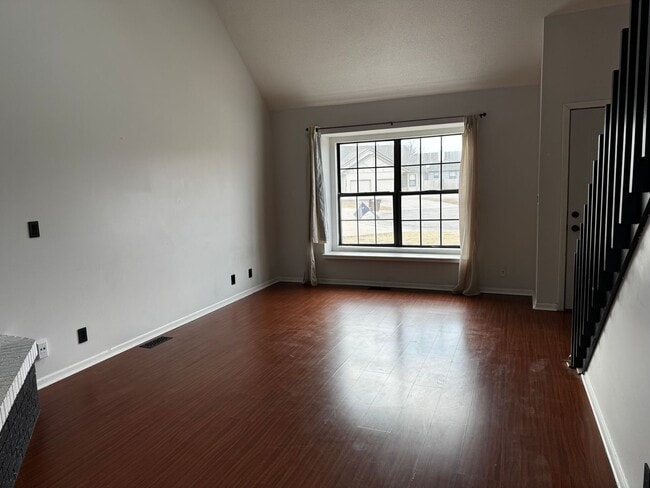 Building Photo - 3250 N Longfellow Ct