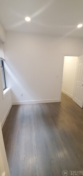 Building Photo - 24 Phillips St