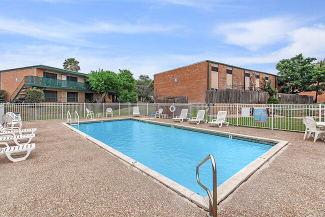 Primary Photo - Chateau Santa Fe