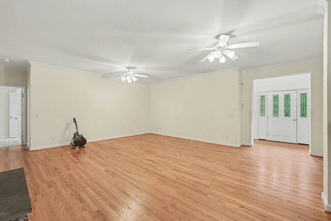 Building Photo - Ultimate Aviation Estate: Luxury 1-Level Living on 5+ Acres Near Downtown Fredericksburg