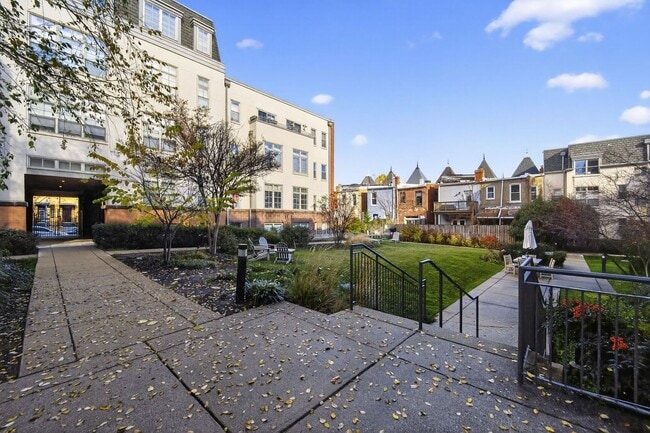 Building Photo - Available Now! 2 Bed // 2 Bath in Bloomingdale / Ledroit Park with Parking!