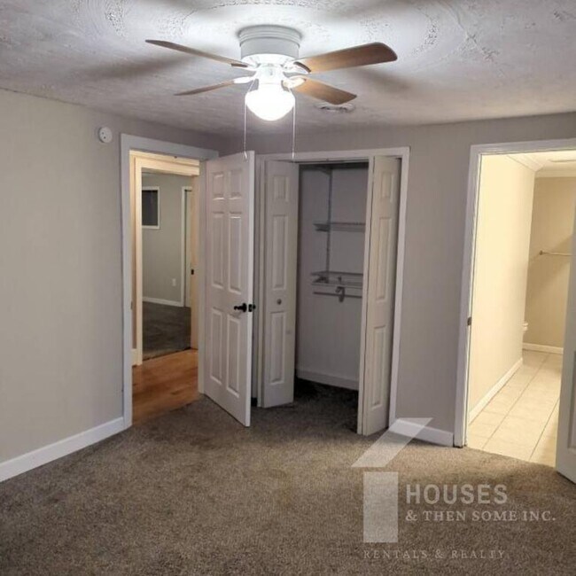 Building Photo - 443 Chastain Rd