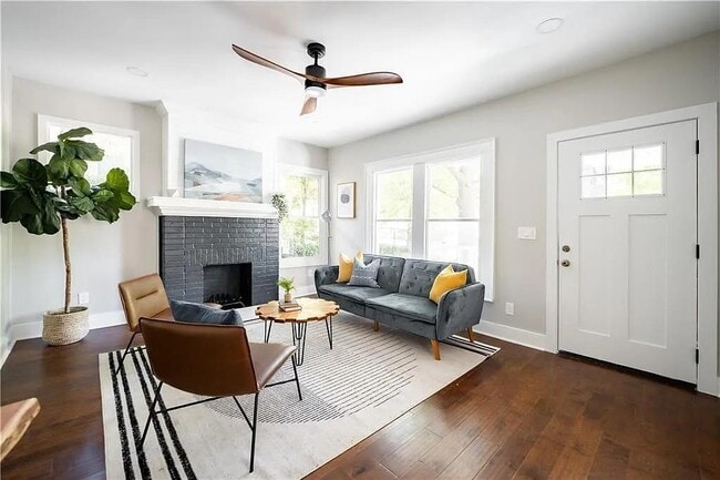 Building Photo - 943 Rose Cir SW