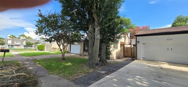 Building Photo - 6311 Dawnridge Dr