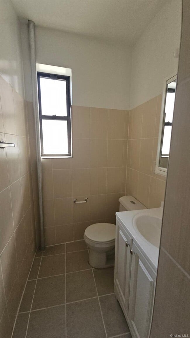 Building Photo - 76 Bay 23rd St