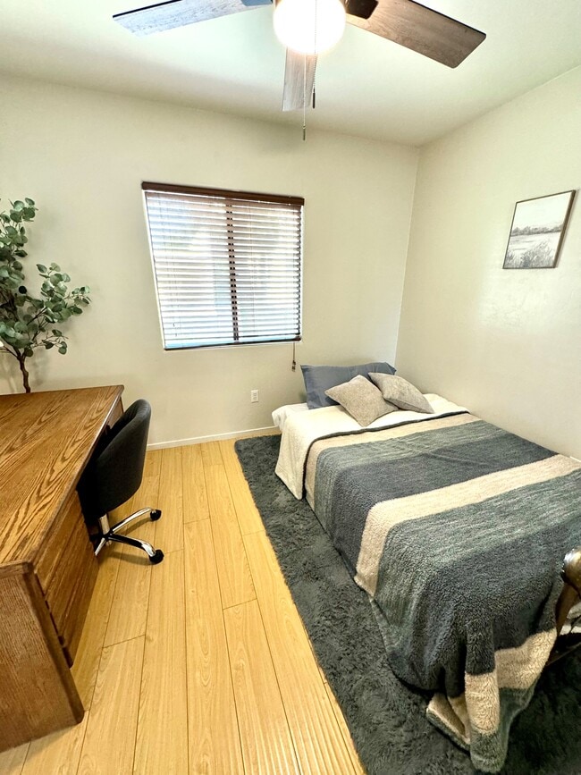 Building Photo - 650 E Camino Alteza