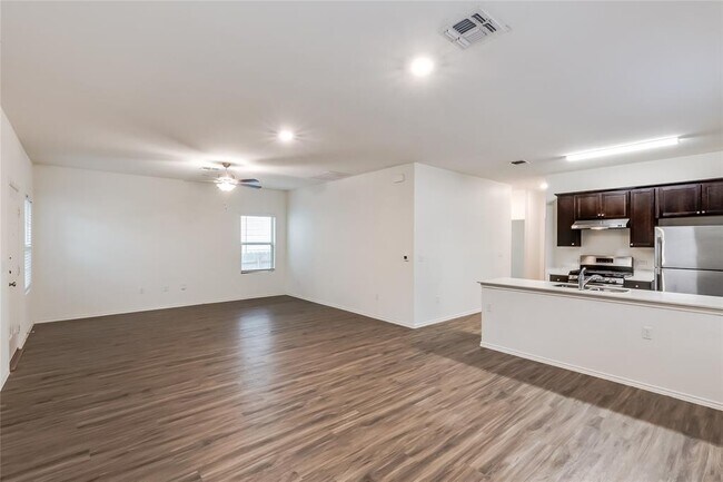 Building Photo - 7209 Spirit Hill Rd