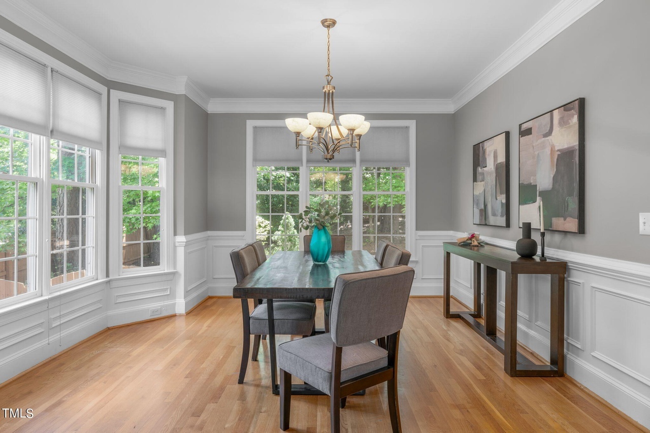 Dining Room - 101 Caymus Ct