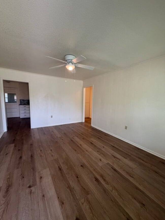 Building Photo - Charming 2-Bedroom Rental Home in South Waco with Private Fenced Backyard