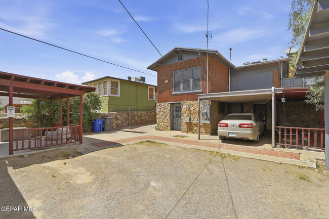 Building Photo - 4410 Trowbridge Dr