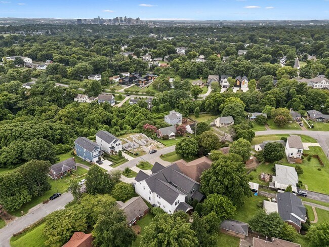 Building Photo - Great East Nashville house-close to 5 Poin...