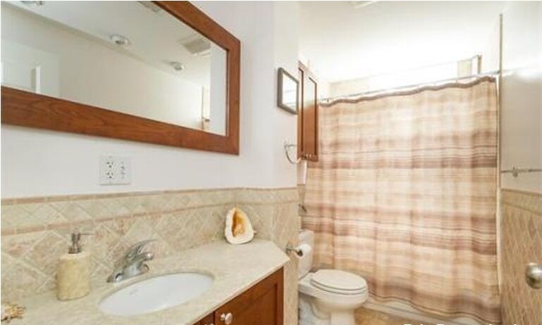 Building Photo - 60 Magnolia Ave