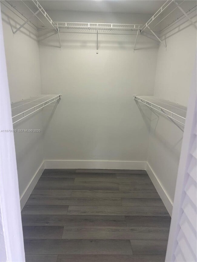 Building Photo - 9435 SW 144th Ct