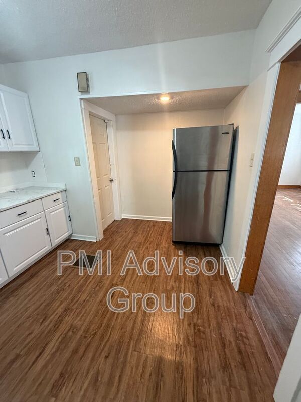 Building Photo - 1245 SW Boswell Ave