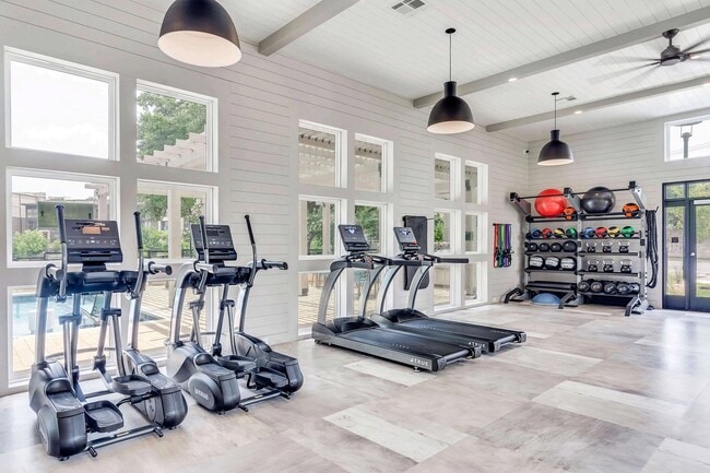 Building Photo - 4020 McEwen Rd