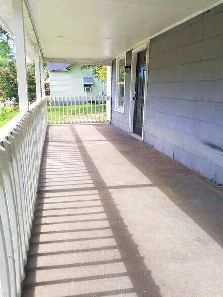 Building Photo - 12 N YMCA ST