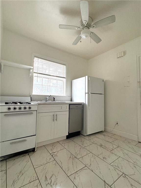 Building Photo - 72 Delmont Dr NE