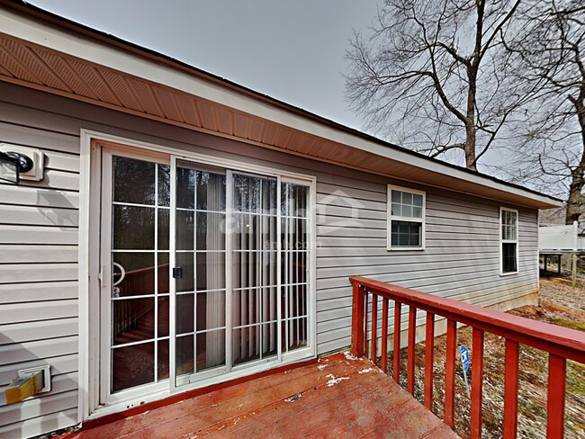 Building Photo - 508 Shoresbrook Rd