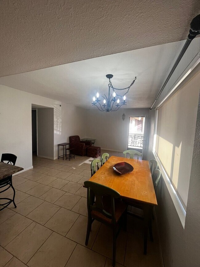 Building Photo - Unfurnished 2 bedroom 2 bath long term rental