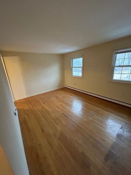 Building Photo - 6 Davis Ave