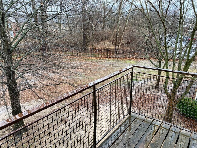Building Photo - School Year Lease! 3 Bedrooms, 2.5 Bathrooms Townhouse near University of Arkansas - 1x Car Garag...