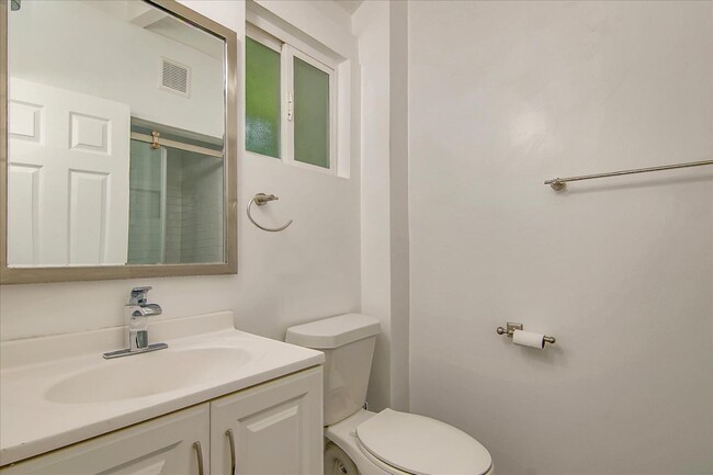 Building Photo - 6513 Corbin Ave