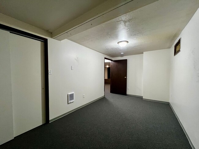 Building Photo - Non-Refundable & Security Deposit Total: $1500.00