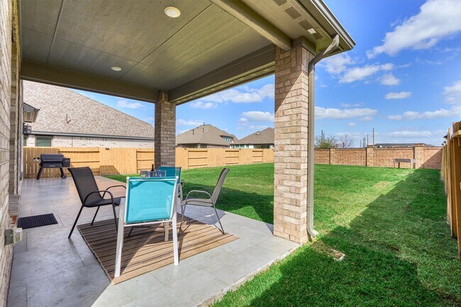 Building Photo - 15846 Weston Ridge Dr